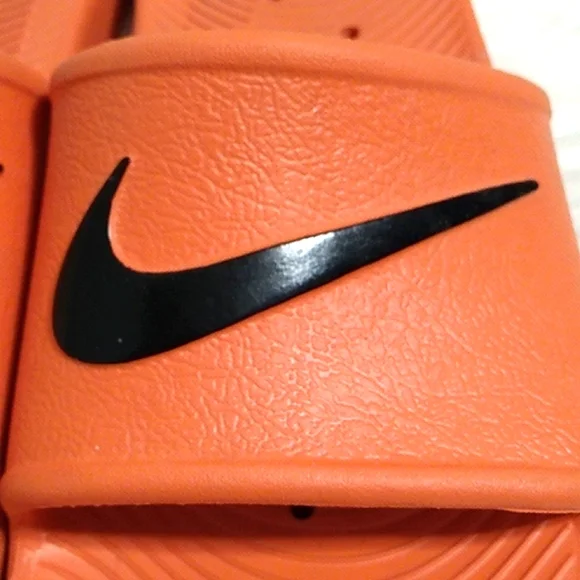 Nike Womens Slides Sz.8 Gently Worn (X-338) - Picture 4 of 8